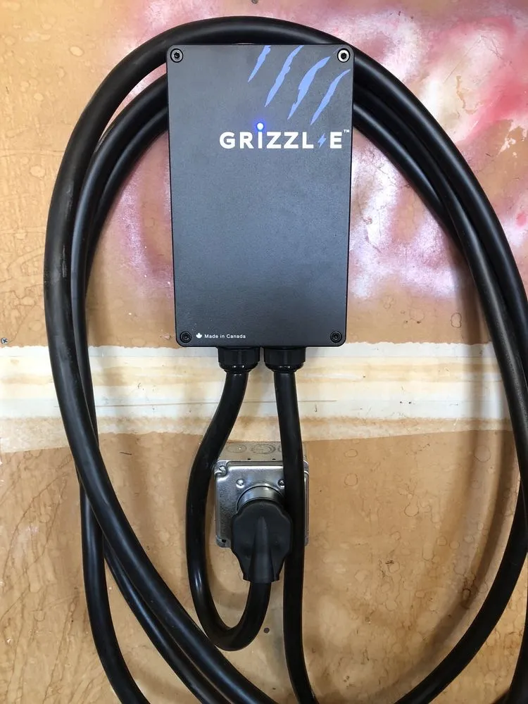 Professional electrician providing emergency electrical service in ,