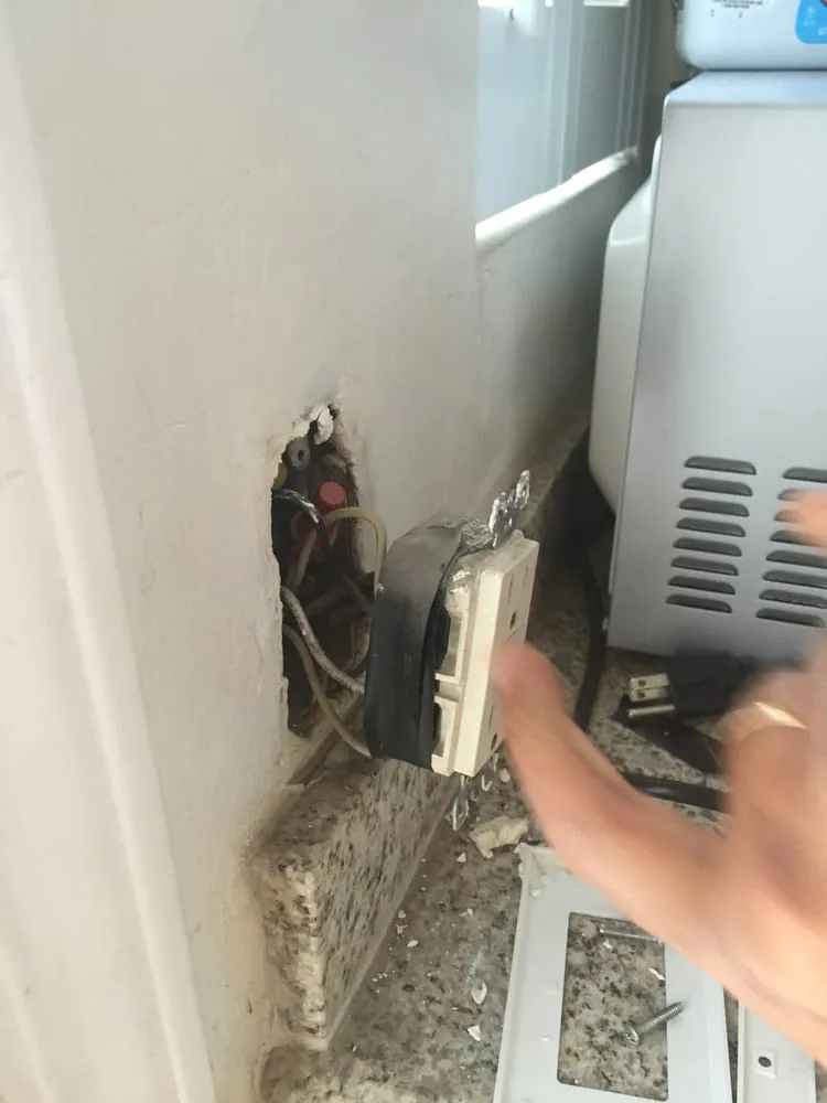 Slide of Mike The Electrician