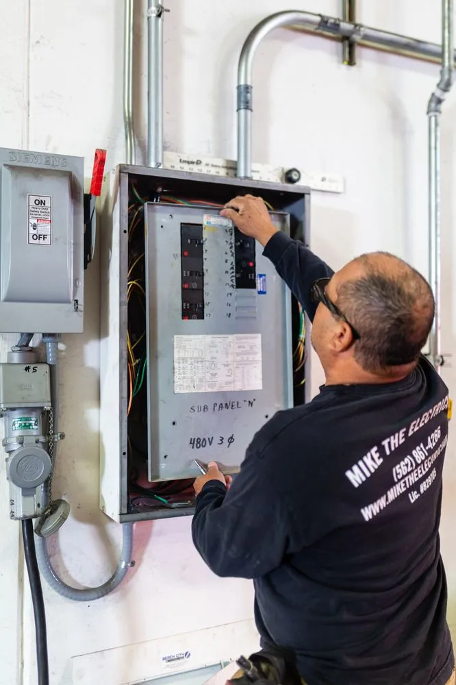 Slide of Mike The Electrician