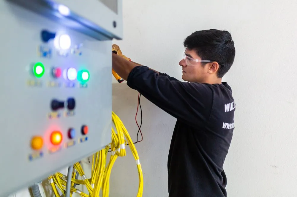 Slide of Mike The Electrician