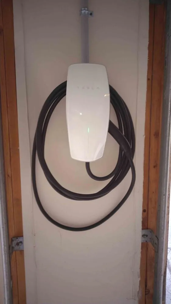 Certified electrical service for homes in lighting installation,  by 