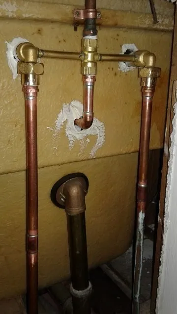 Emergency electrician providing wiring installation in , 