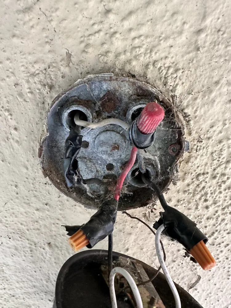 Certified electrician providing lighting installation in , 