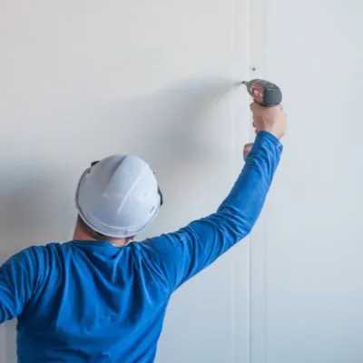 Reliable electrical service for homes in lighting installation, by