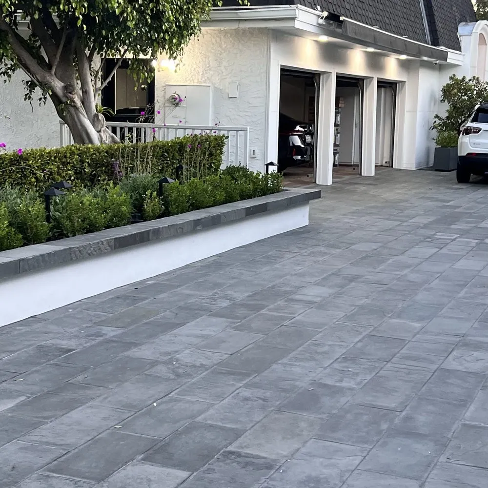 Slide of Milohes G Construction