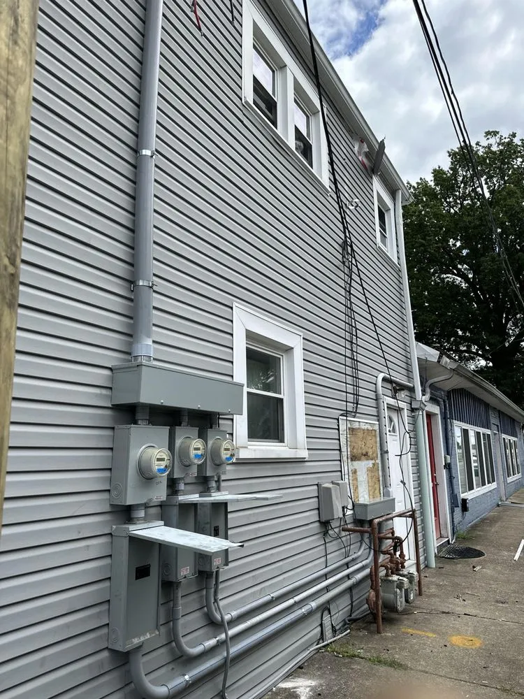 Slide of Mingus Electric