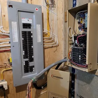 Miracle Mile Emergency Electrician Logo