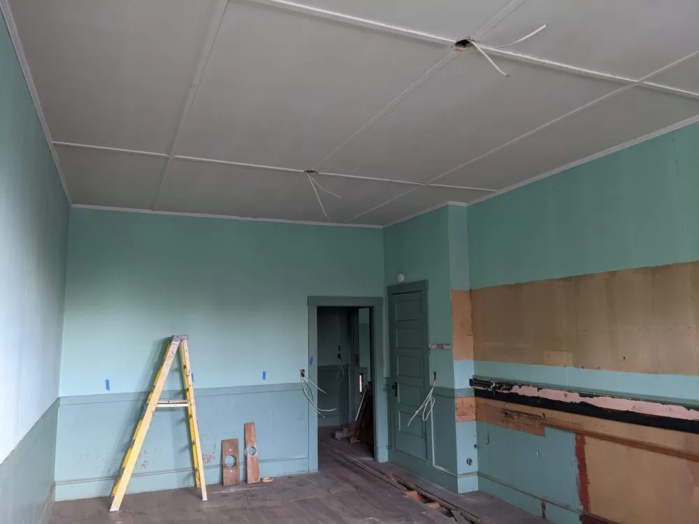 Slide of Miro Electric