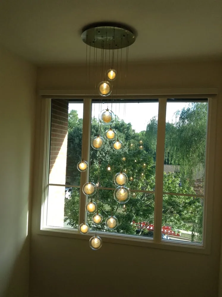 Emergency electrician providing emergency electrical service in , 