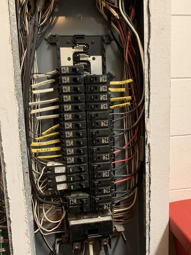 Trusted outlet and switch repair in North Orlando, FL by Mister Sparky of North Orlando