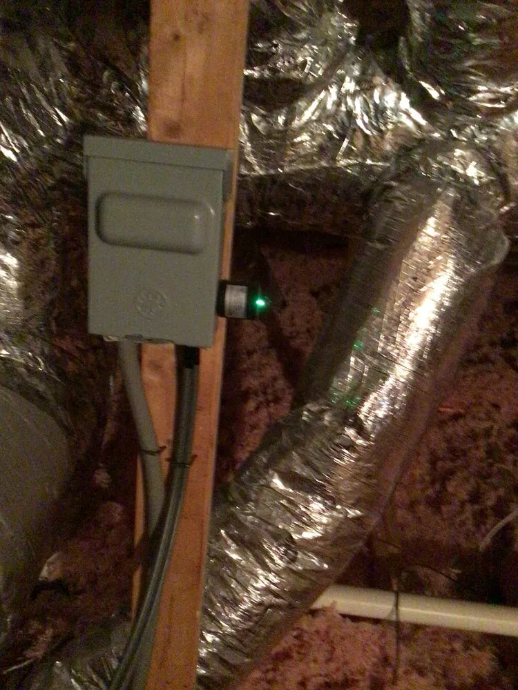 Expert electrician providing circuit breaker repair in , 