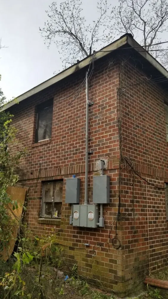 Slide of Mister Volts