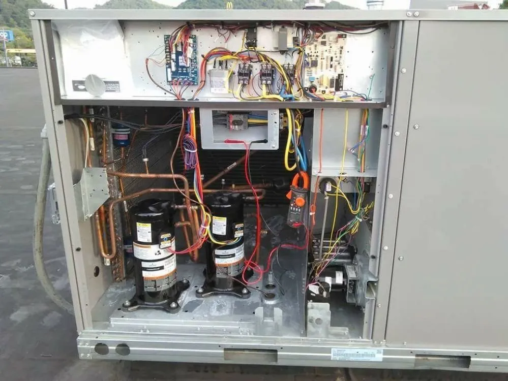 Emergency electrician providing electrical repair in , 