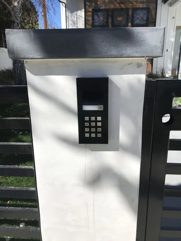 Reliable circuit breaker repair service in San Fernando Valley, CA - Mizaru Home Automation