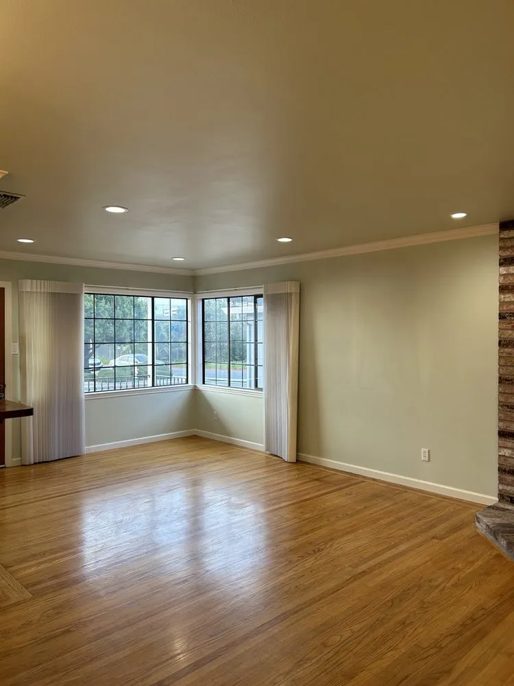 Slide of MJ Electric