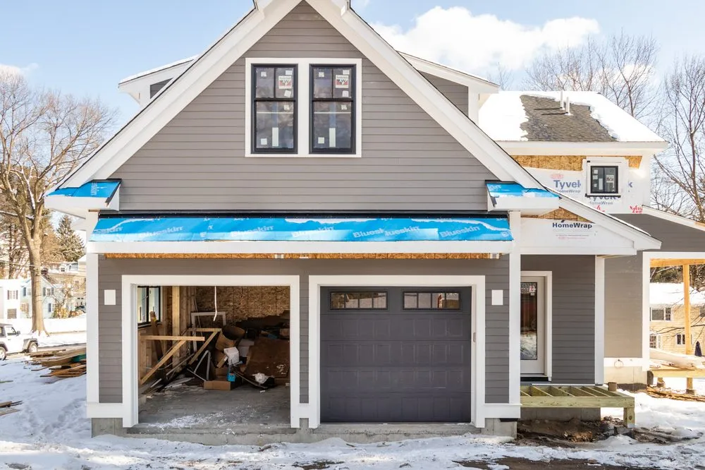 Affordable electrician providing emergency electrical service in Shrewsbury, MA - MJR Electric
