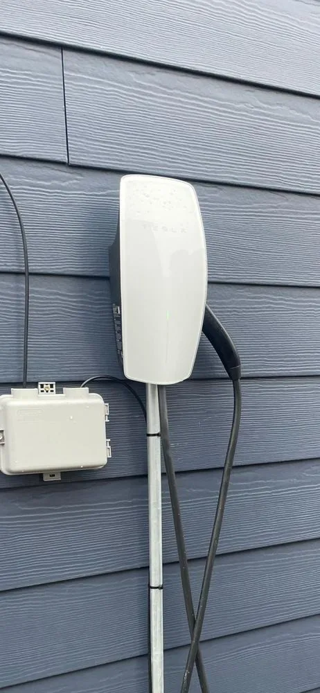 Slide of MM Construction and Electric