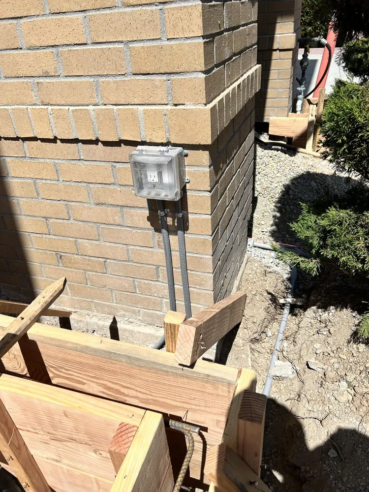 Slide of M&M Electric