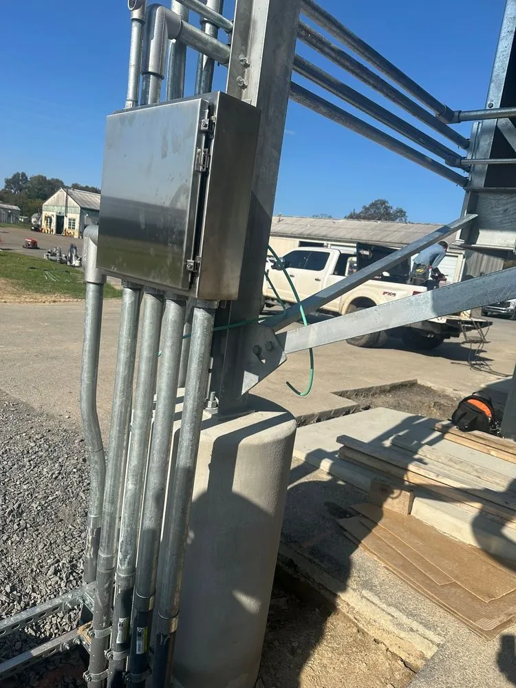 Slide of M&M Electric Services