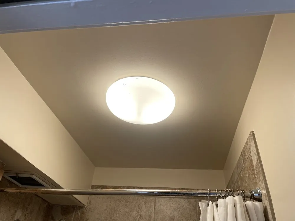 Reliable outlet and switch repair service in Maui, HI - M&M Handyman