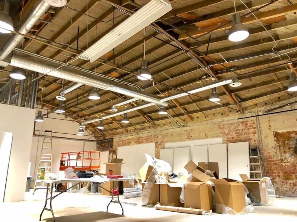 Emergency electrician providing outlet and switch repair in La Crescenta-Montrose, CA - MMR Electric