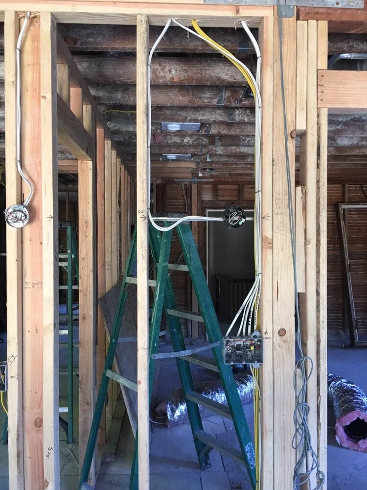 Licensed circuit breaker repair service in La Crescenta-Montrose, CA - MMR Electric