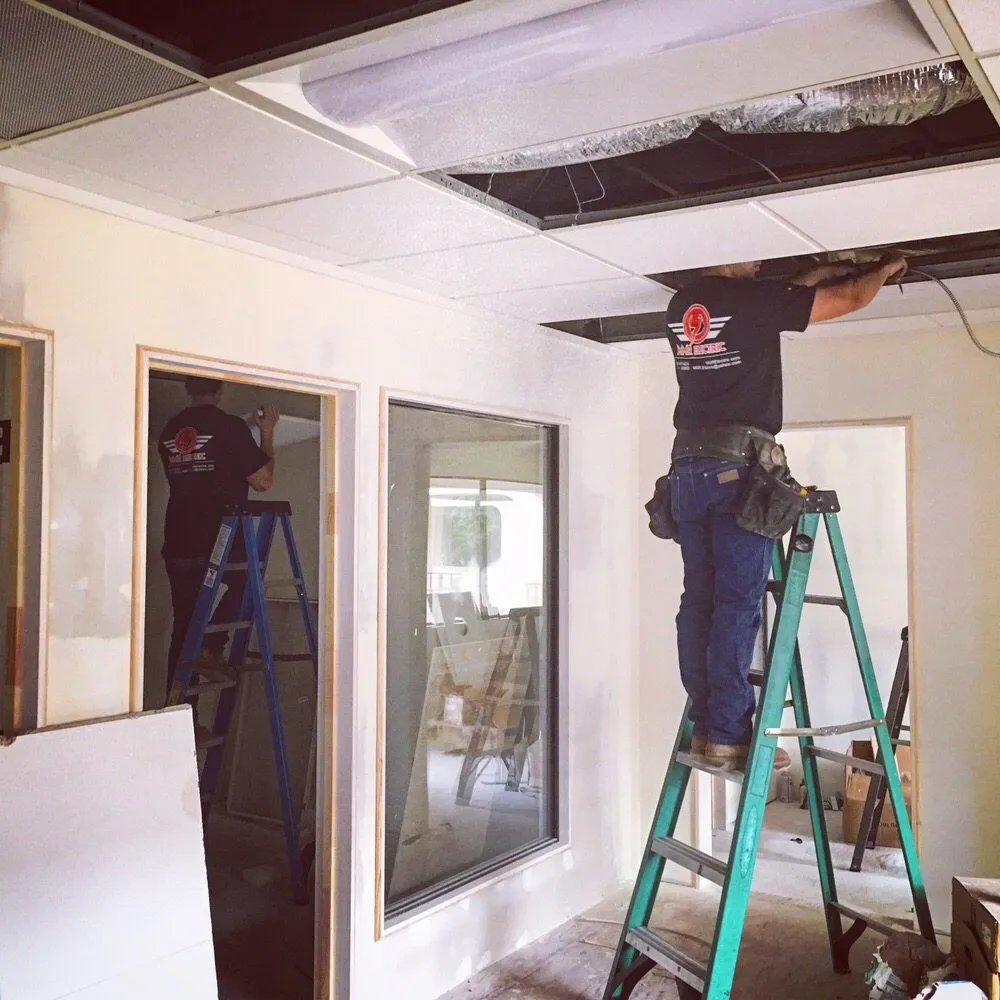 Expert electrician providing circuit breaker repair in La Crescenta-Montrose, CA - MMR Electric