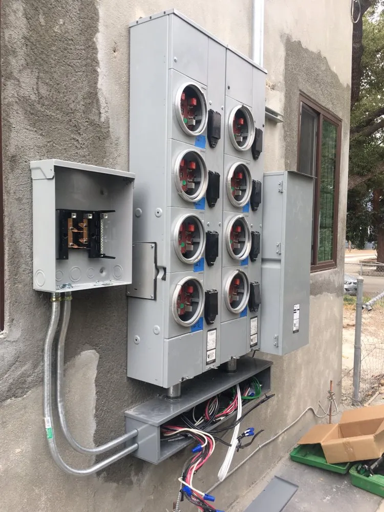 Professional outlet and switch repair service in La Crescenta-Montrose, CA - MMR Electric