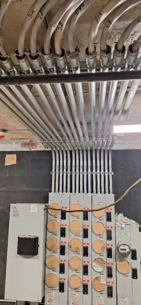 Slide of Mo Handyman