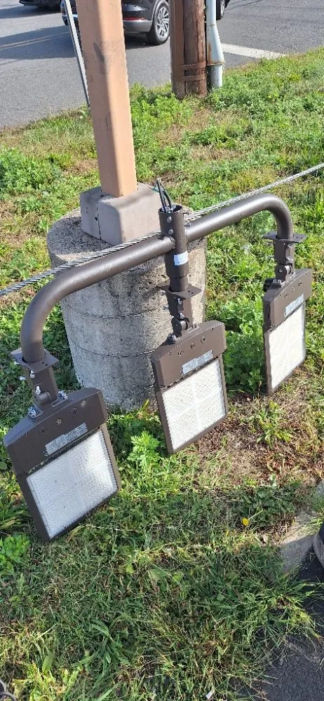 Slide of Mo Handyman