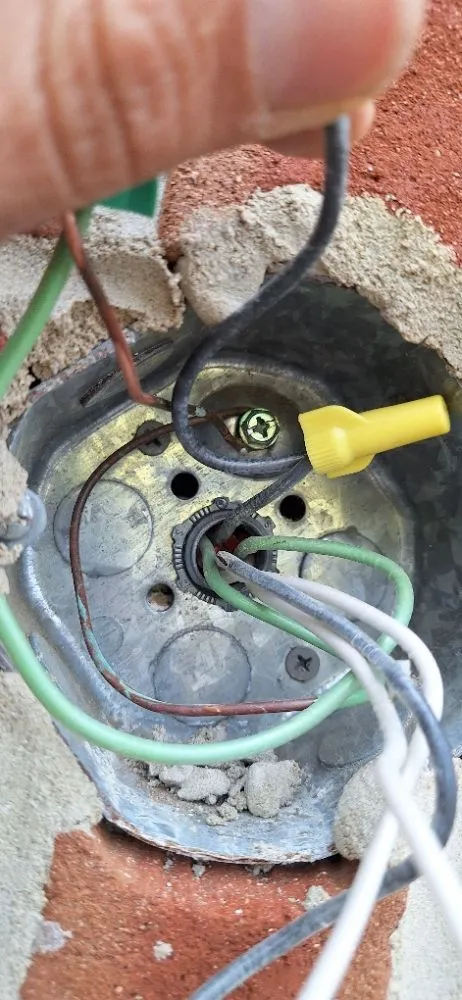 Slide of Mo Handyman