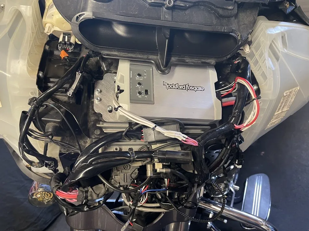 Expert outlet and switch repair service in ,  - Mobile Creations