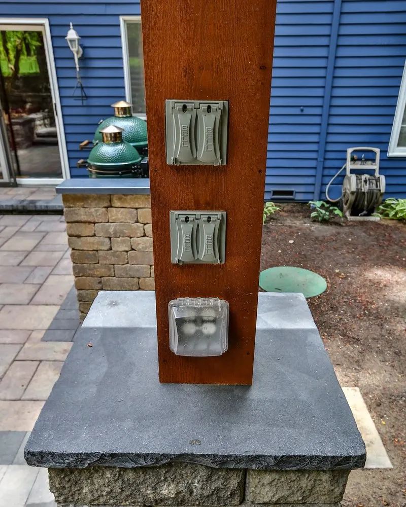 Slide of Mockingbrid Electrician Service