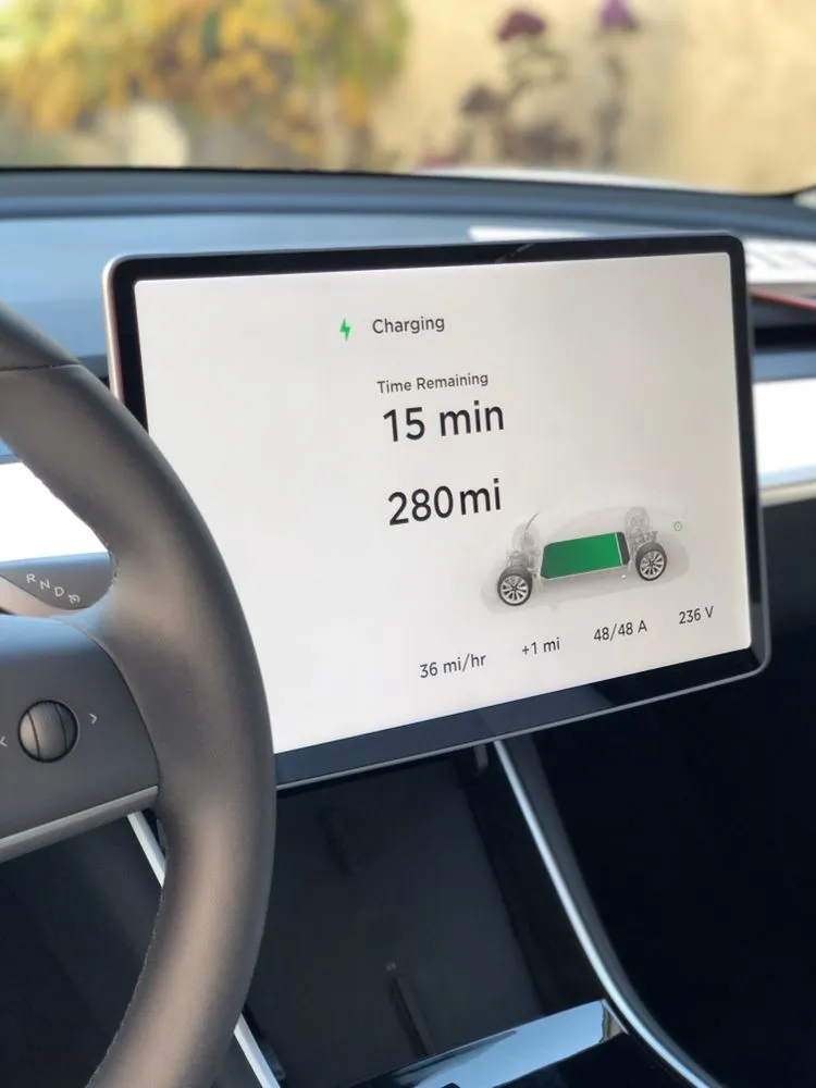 Emergency electrician providing lighting installation in , 