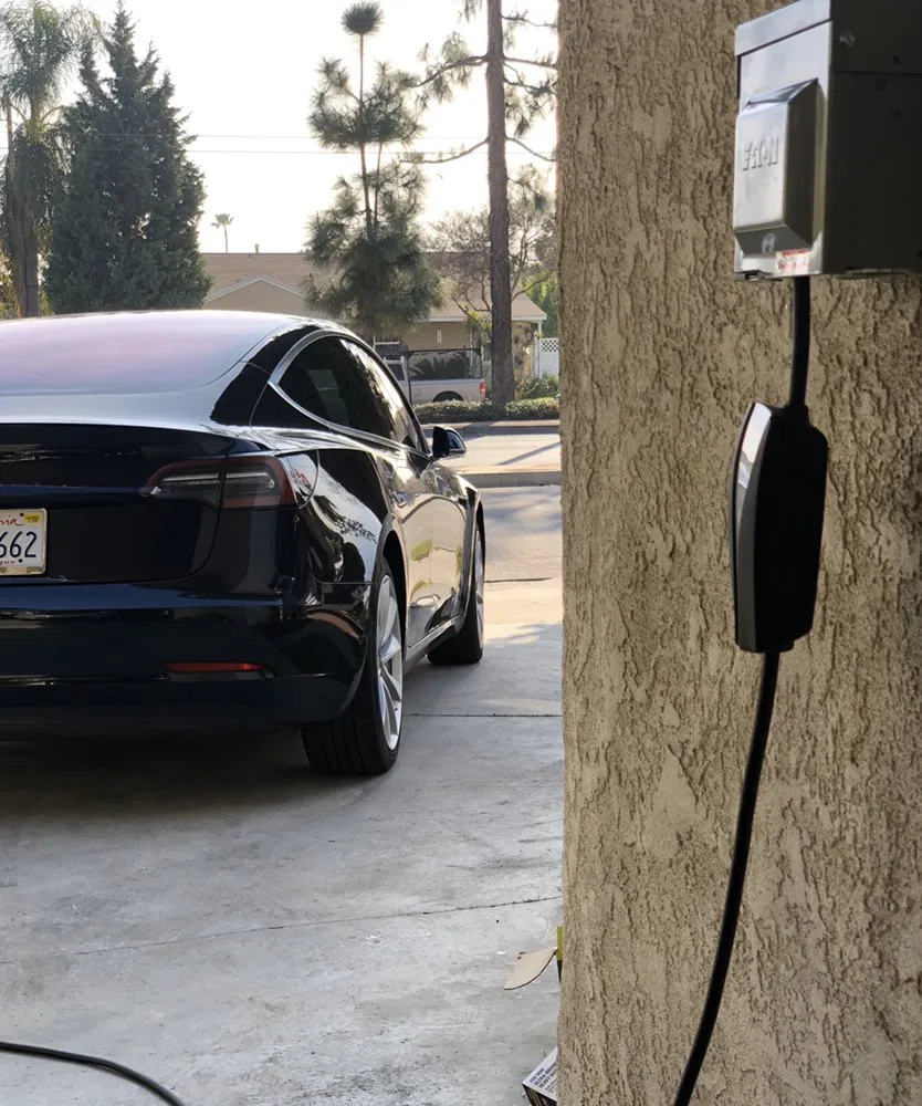 Trusted circuit breaker repair service in ,  - Modern Century Electric