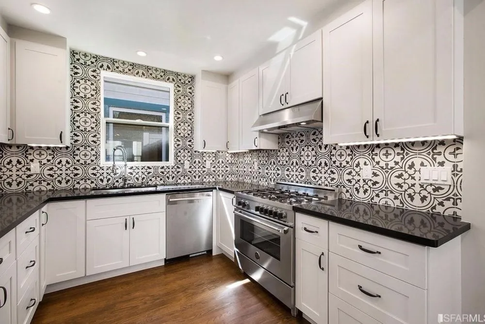 Reliable electrician providing emergency electrical service in , 