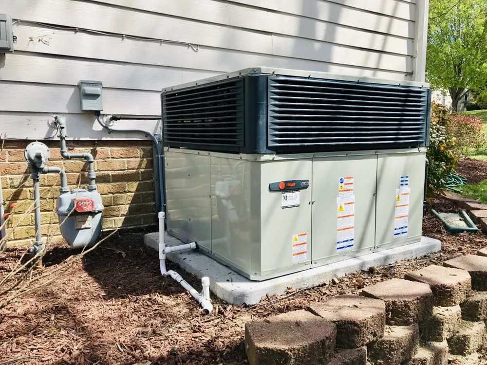 Licensed electrician providing wiring installation in , 