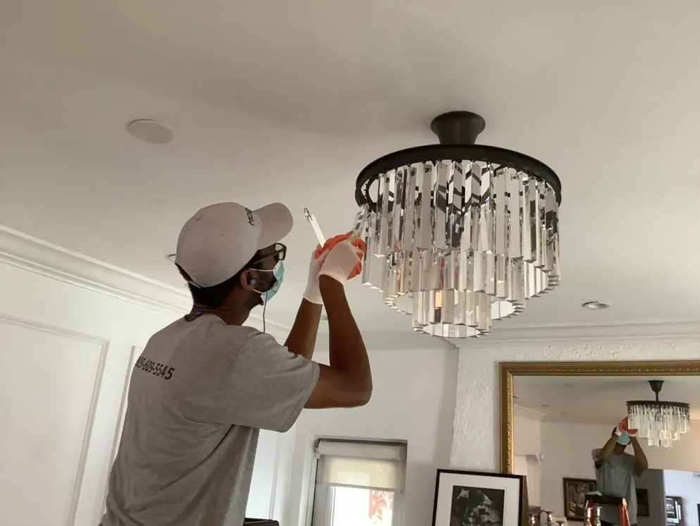 Slide of Modeste Electric