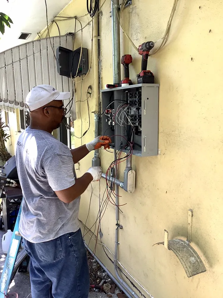 Licensed circuit breaker repair experts serving , - Modeste Electric