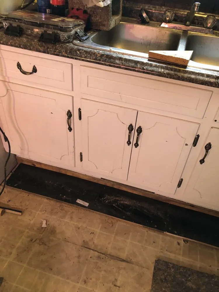 Slide of Moe Handyman Service