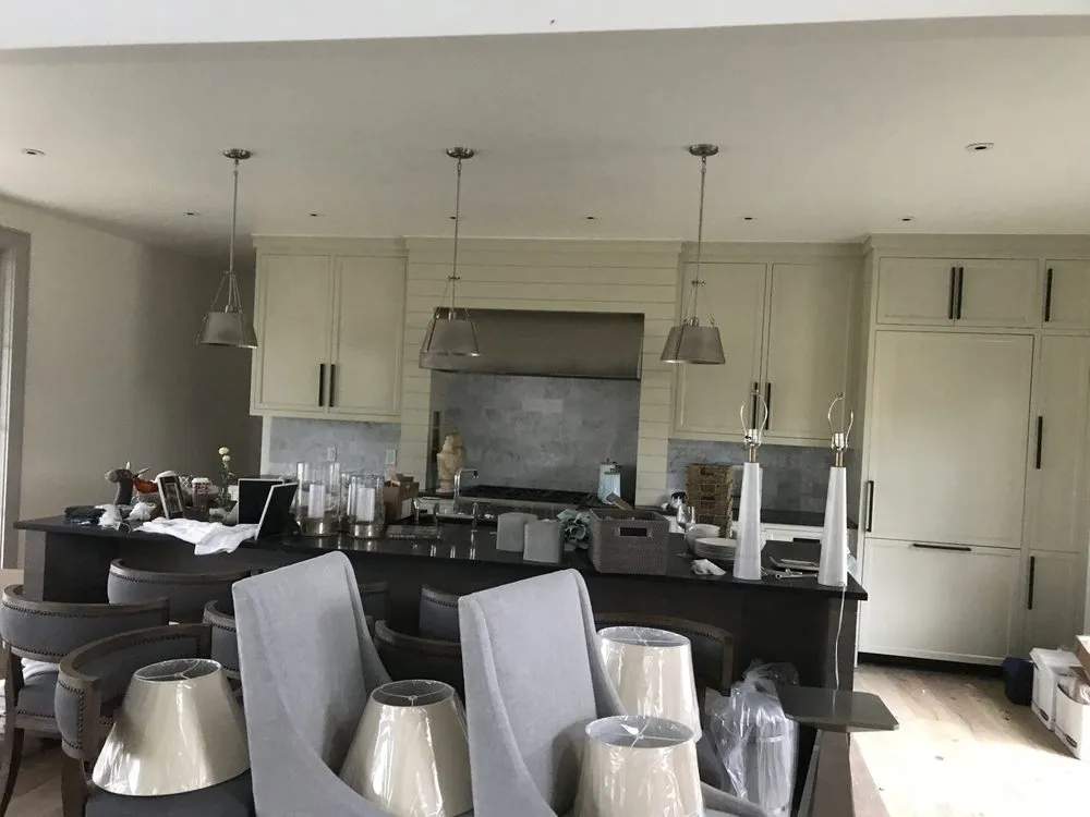 Slide of Moe S Electric