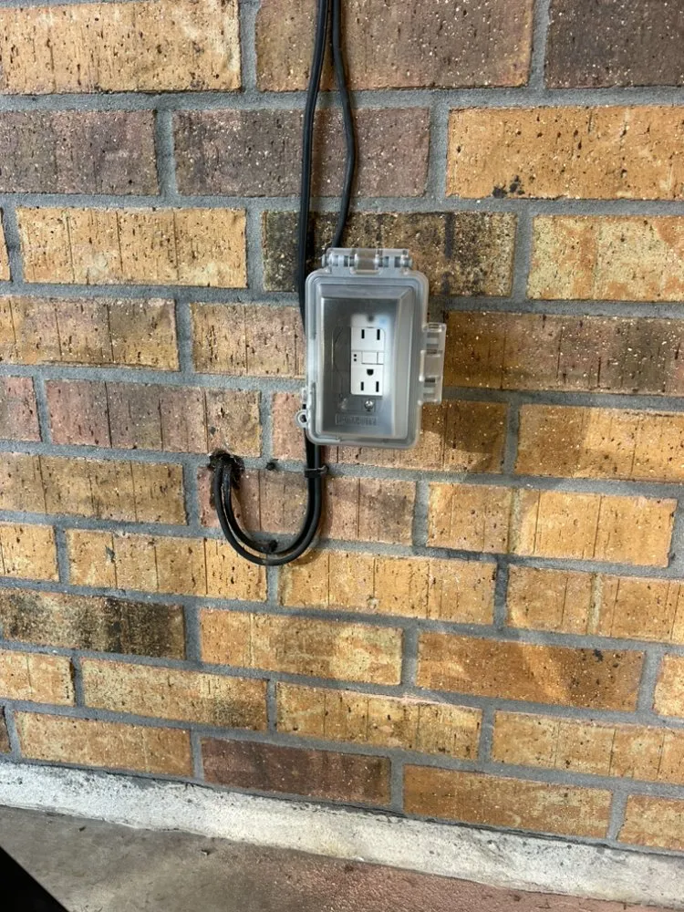 Slide of Moe’s Lighting Services