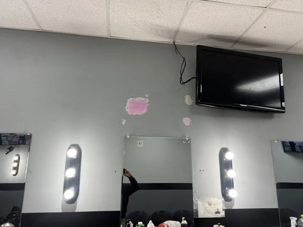 Emergency outlet and switch repair in Houston, TX by Moe’s Lighting Services