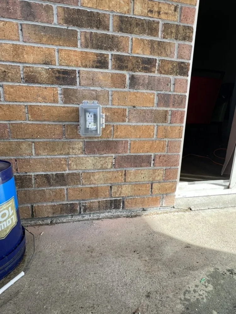 Certified circuit breaker repair service in Houston, TX - Moe’s Lighting Services