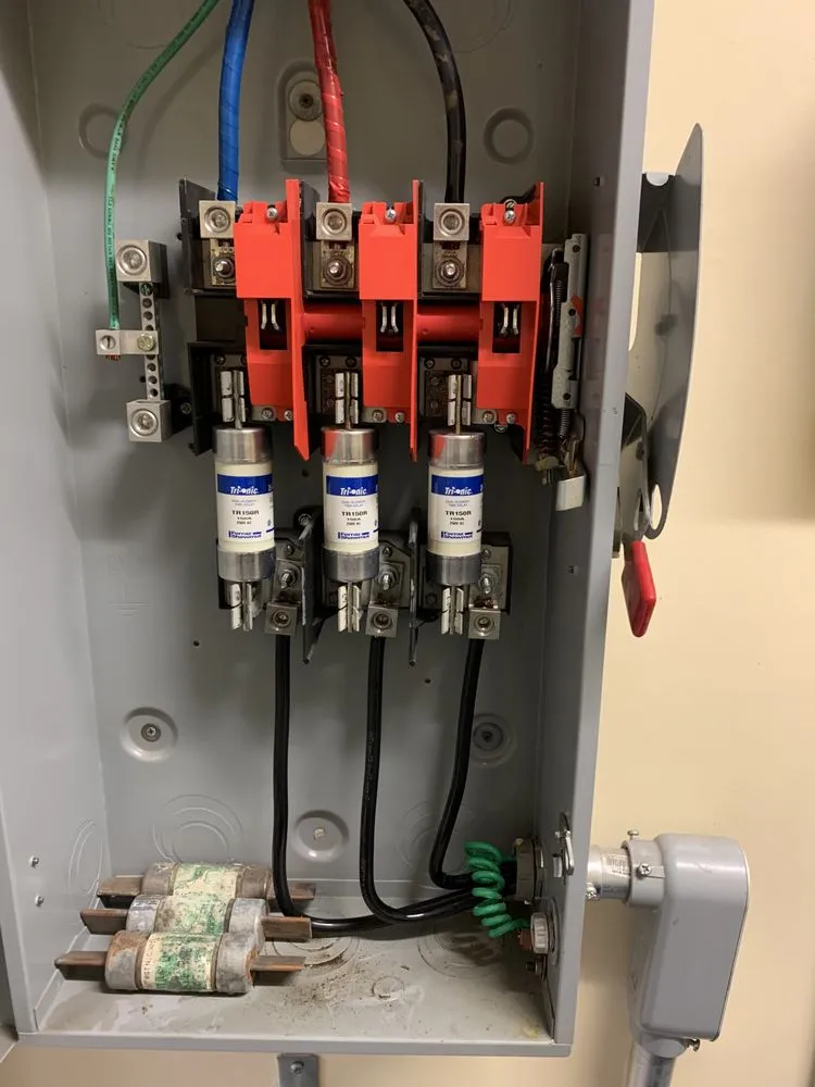 Slide of Mohab Electrical Contractor