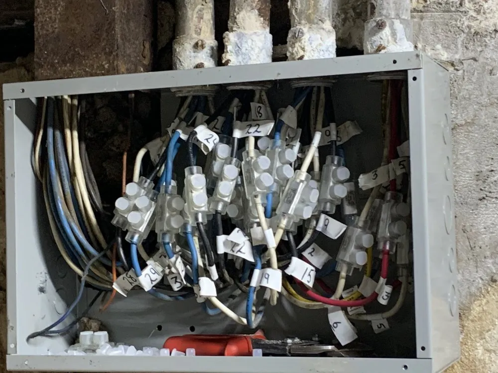 Slide of Mohab Electrical Contractor