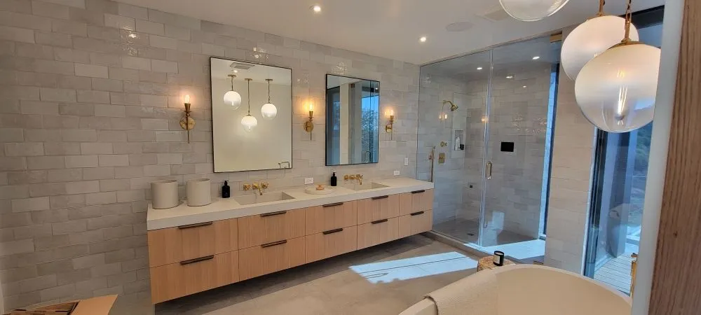 Slide of Molina Electric