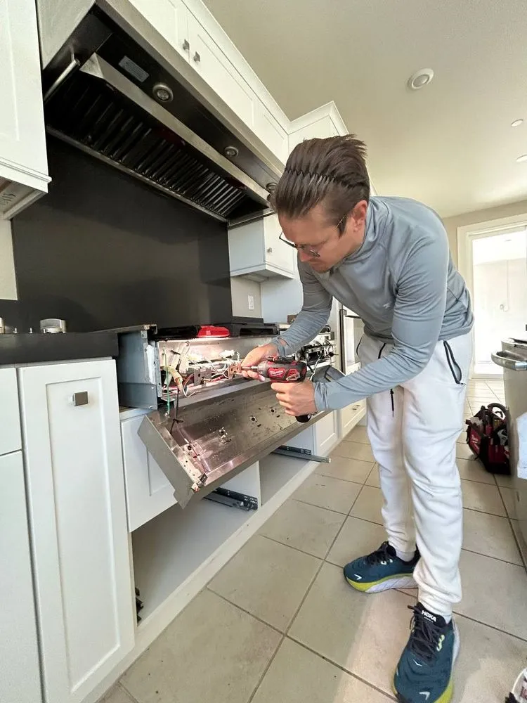 Expert electrician providing wiring installation in , 