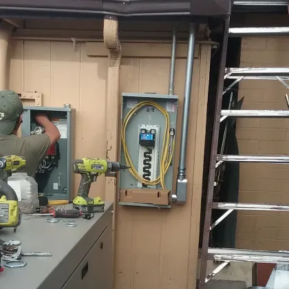 Slide of Monarca Electric