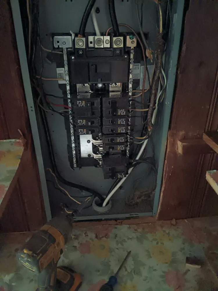 Slide of Mongo's Electrical